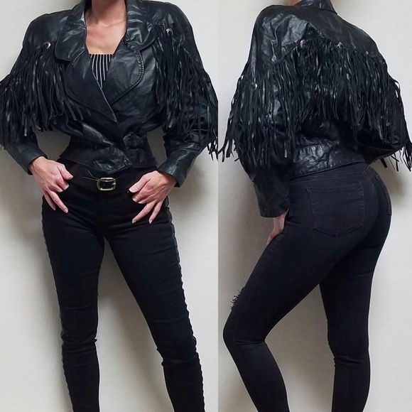 VINTAGE 80s G-III Black Leather Fringe Cropped Batwing Bolo Motorcycle Jacket - Picture 1 of 16
